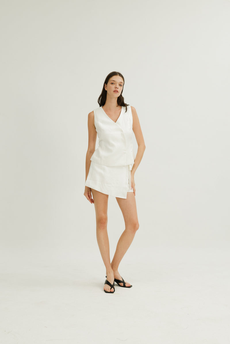 Isabelle Wrap Linen Skorts in White