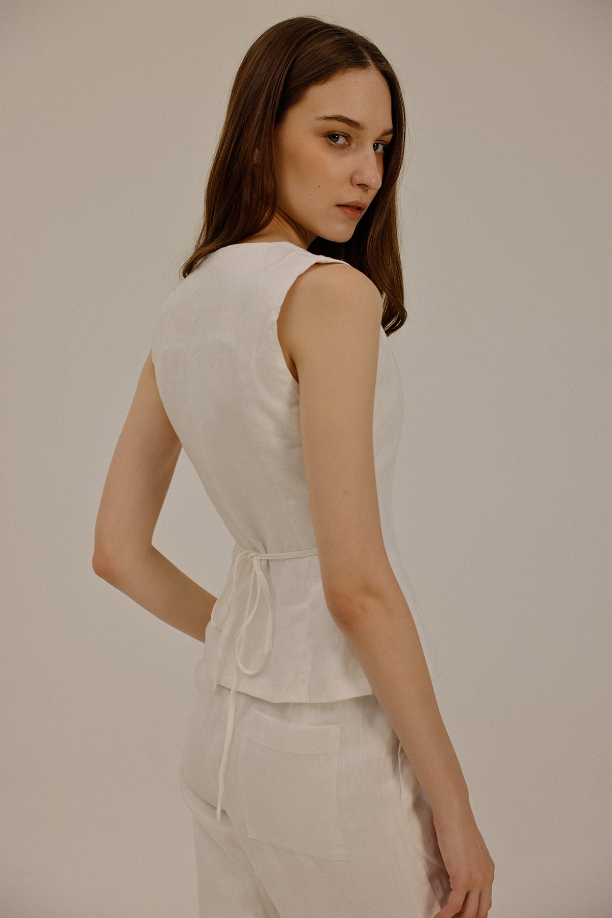Florence Linen Waistcoat in White – Génue