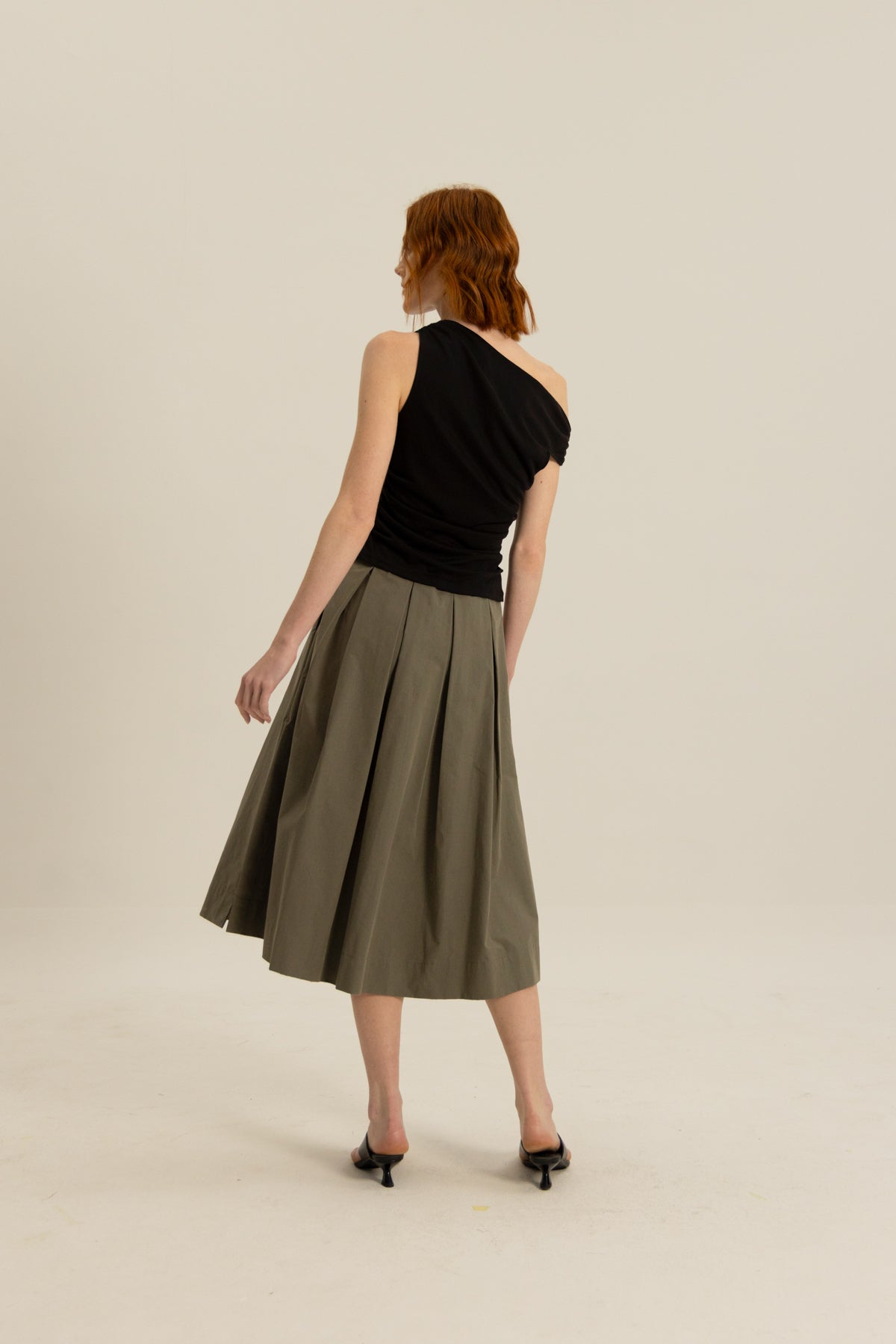 Wylie Box Pleat Skirt in Olive – Génue